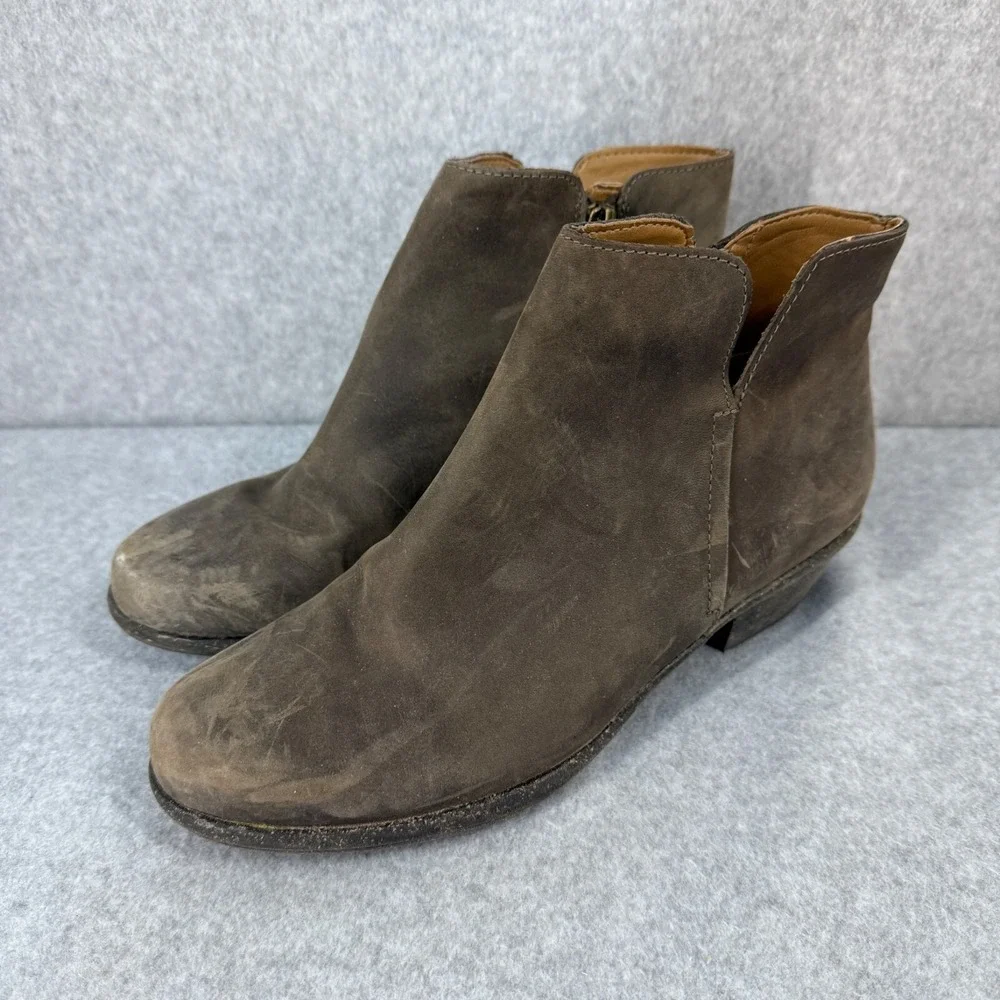 Clarks Womens  Size 8 M / 39 Dusty Brown Ankle Boots Booties Suede Leather Boho